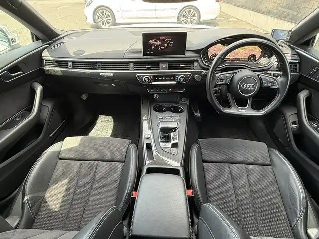 アウディ Ｓ５ スポーツバック 静岡県 2017(平29)年 4万km 白 ハーフレザーシート /BANG&OLUFSEN/BSM/バーチャルコックピット/電動リアゲート/MMI/(CD/DVD/Bluetooth/フルセグ)/バックカメラ/ACC/LKA/パーキングエイド/パワーシート/シートヒーター/アドバンストキー/ETC/ドライブレコーダー/純正フロアマット/純正19インチアルミホイール/保証書/取説/スペアキー