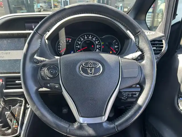 トヨタ ヴォクシー ZS 煌Ⅲ 栃木県 2020(令2)年 3.7万km ブラック トヨタセーフティセンス/ALPINE9インチナビ/フルセグTV/DVD/Bluetooth/HDMI/ALPINEフリップダウンモニター/バックカメラ/ETC/ナビ連動ドライブレコーダー/両側パワースライドドア/ハーフレザーシート/クルーズコントロール/ステアリングリモコン/LEDオートライト/フォグランプ/オートハイビーム/シートバックテーブル/ロールサンシェード/スマートキー×2/アイドリングストップ