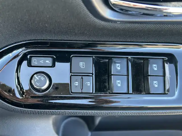 トヨタ ヴォクシー ZS 煌Ⅲ 栃木県 2020(令2)年 3.7万km ブラック トヨタセーフティセンス/ALPINE9インチナビ/フルセグTV/DVD/Bluetooth/HDMI/ALPINEフリップダウンモニター/バックカメラ/ETC/ナビ連動ドライブレコーダー/両側パワースライドドア/ハーフレザーシート/クルーズコントロール/ステアリングリモコン/LEDオートライト/フォグランプ/オートハイビーム/シートバックテーブル/ロールサンシェード/スマートキー×2/アイドリングストップ