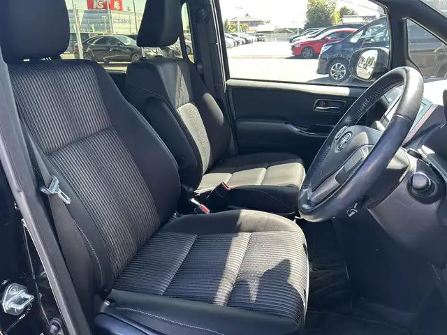 トヨタ ヴォクシー ZS 煌Ⅲ 栃木県 2020(令2)年 3.7万km ブラック トヨタセーフティセンス/ALPINE9インチナビ/フルセグTV/DVD/Bluetooth/HDMI/ALPINEフリップダウンモニター/バックカメラ/ETC/ナビ連動ドライブレコーダー/両側パワースライドドア/ハーフレザーシート/クルーズコントロール/ステアリングリモコン/LEDオートライト/フォグランプ/オートハイビーム/シートバックテーブル/ロールサンシェード/スマートキー×2/アイドリングストップ