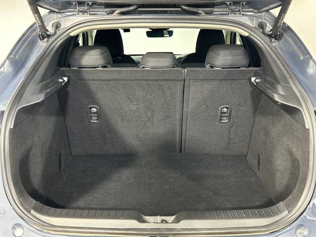 マツダ ＣＸ－３０ 20S プロアクティブツーリングセレ 神奈川県 2020(令2)年 3.7万km ポリメタルグレーM マツダコネクトナビ/CD DVD　フルセグ/AM FM USB　メモリーオーディオ HDMI/360度ビューカメラ/パワーバックドア/レーダークルーズコントロール/ドライバーモニタリング/前側方/後側方接近車両検知/車線逸脱警報所ステム/レーンキープアシスト/ブラインドスポットモニタリング/スマートブレーキサポート/スマートシティブレーキサポート/前後ソナー/アイドリングストップ/社外前方ドライブレコーダー/純正ビルトインETC/運転席パワーシート/運転席ポジションメモリー/前席シートヒーター/革巻きステアリング/ステアリングヒーター/パドルシフト/電動パーキングブレーキ/オートブレーキホールド/プッシュスタート/スマートキー/アダブティブLEDヘッドランプ/オートライト/デイタイムランニングライト/オートハイビーム/純正18インチアルミホイール/純正リアスポイラー/スペアキー