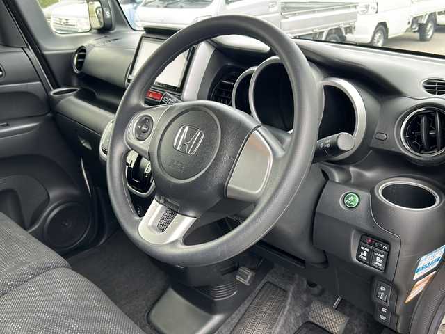 ホンダ Ｎ ＢＯＸ G L SSパッケージ 富山県 2015(平27)年 5.6万km プレミアムホワイトパールⅡ 禁煙車/純正ナビ/両側電動スライドドア/４ＷＤ/バックカメラ/スマートキー/シートヒーター/ドライブレコーダー/電動格納ミラー/アイドリングストップ/ＥＴＣ/プッシュスタート/スペアキー/純正フロアマット