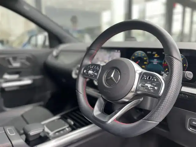 メルセデス・ベンツ ＧＬＡ２００ｄ 4マチック AMGライン 千葉県 2020(令2)年 4.1万km ポーラホワイト レーダーセーフティパッケージ/純正HDDナビ/３６０°カメラ/地デジ/アンビエントライト/パワーシート/シートヒーター/パワーバックドア/純正１９インチAW/LEDライト/パークトロニック/ハーフレザーシート/ワイヤレス充電/USB