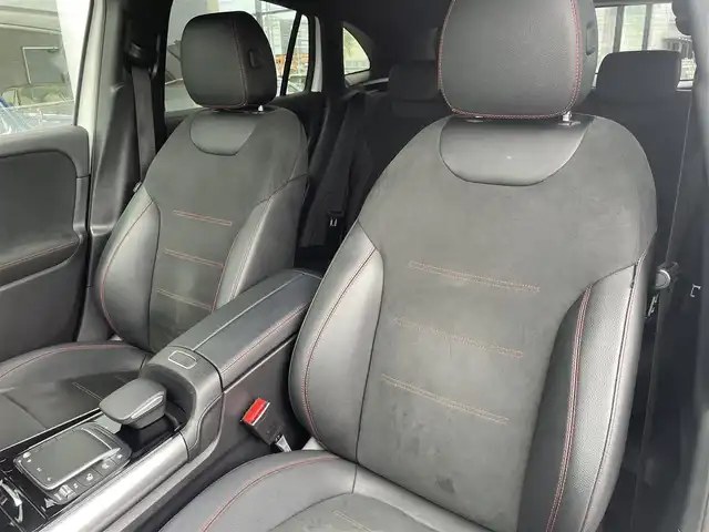 メルセデス・ベンツ ＧＬＡ２００ｄ 4マチック AMGライン 千葉県 2020(令2)年 4.1万km ポーラホワイト レーダーセーフティパッケージ/純正HDDナビ/３６０°カメラ/地デジ/アンビエントライト/パワーシート/シートヒーター/パワーバックドア/純正１９インチAW/LEDライト/パークトロニック/ハーフレザーシート/ワイヤレス充電/USB