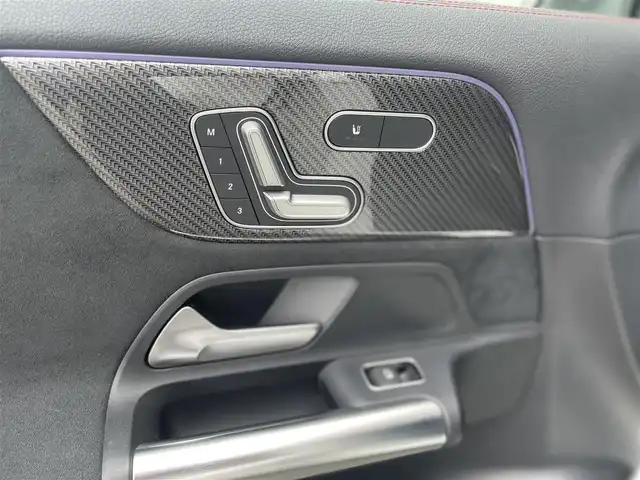 メルセデス・ベンツ ＧＬＡ２００ｄ 4マチック AMGライン 千葉県 2020(令2)年 4.1万km ポーラホワイト レーダーセーフティパッケージ/純正HDDナビ/３６０°カメラ/地デジ/アンビエントライト/パワーシート/シートヒーター/パワーバックドア/純正１９インチAW/LEDライト/パークトロニック/ハーフレザーシート/ワイヤレス充電/USB