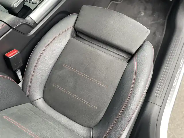 メルセデス・ベンツ ＧＬＡ２００ｄ 4マチック AMGライン 千葉県 2020(令2)年 4.1万km ポーラホワイト レーダーセーフティパッケージ/純正HDDナビ/３６０°カメラ/地デジ/アンビエントライト/パワーシート/シートヒーター/パワーバックドア/純正１９インチAW/LEDライト/パークトロニック/ハーフレザーシート/ワイヤレス充電/USB
