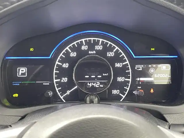 日産 ノート e－パワー メダリスト 熊本県 2018(平30)年 6.2万km インペリアルアンバーP ワンオーナー　/禁煙車/純正ナビ（フルセグ・ＢＴ・ＣＤ・ＤＶＤ）/全周囲カメラ　/社外前後ドライブレコーダー　/ＥＴＣ　/前後クリアランスソナー　/レーダークルーズコントロール　/エマージェンシーブレーキ　/レーンキープアシスト/横滑り防止/ハーフレザーシート/電動格納ミラー/純正フロアマット/純正１５インチAW/オートライト/LEDヘッドライト/フォグランプ/スマートキー/プッシュスタート/スペアキー1本/保証書/取扱説明書