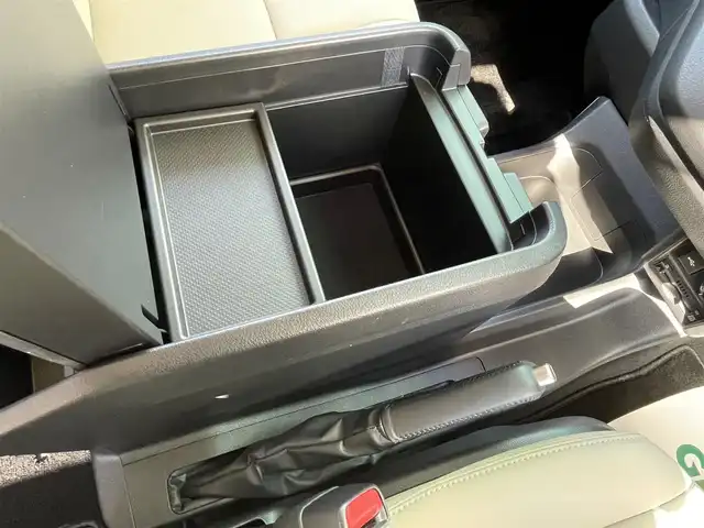 トヨタ グランエース プレミアム 宮崎県 2020(令2)年 1.9万km ブラック 純正ディスプレイオーディオ/ナビ/フルセグ/BT/CD/DVD/フリップダウンモニター/パノラミックビューモニター/ビルトインETC2.0/IC付ターボ/デジタルインナーミラー/ブラインドスポットモニター/プリクラッシュセーフティ/レーンディパーチャーアラート/オートハイビーム/クリアランスソナー/リヤクロストラフィックアラート/ブラインドスポットモニター/両側パワースライドドア/前席パワーシート/全席シートヒーター/純正17インチアルミAW/プッシュスタート/スマートキー/LEDヘッドライト