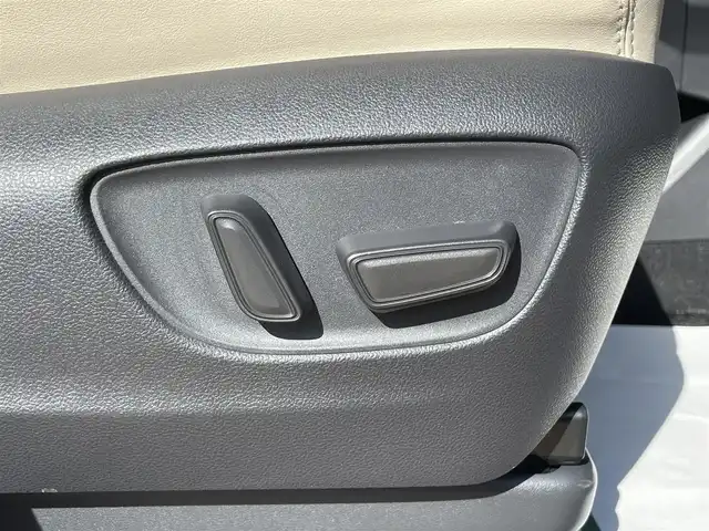 トヨタ グランエース プレミアム 宮崎県 2020(令2)年 1.9万km ブラック 純正ディスプレイオーディオ/ナビ/フルセグ/BT/CD/DVD/フリップダウンモニター/パノラミックビューモニター/ビルトインETC2.0/IC付ターボ/デジタルインナーミラー/ブラインドスポットモニター/プリクラッシュセーフティ/レーンディパーチャーアラート/オートハイビーム/クリアランスソナー/リヤクロストラフィックアラート/ブラインドスポットモニター/両側パワースライドドア/前席パワーシート/全席シートヒーター/純正17インチアルミAW/プッシュスタート/スマートキー/LEDヘッドライト