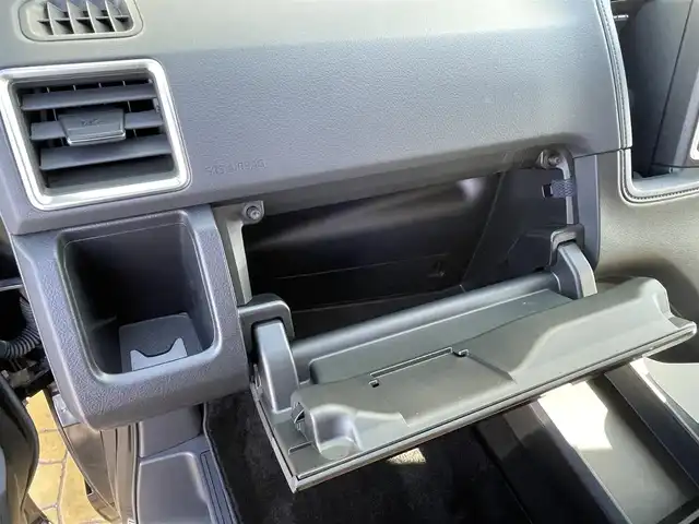 トヨタ グランエース プレミアム 宮崎県 2020(令2)年 1.9万km ブラック 純正ディスプレイオーディオ/ナビ/フルセグ/BT/CD/DVD/フリップダウンモニター/パノラミックビューモニター/ビルトインETC2.0/IC付ターボ/デジタルインナーミラー/ブラインドスポットモニター/プリクラッシュセーフティ/レーンディパーチャーアラート/オートハイビーム/クリアランスソナー/リヤクロストラフィックアラート/ブラインドスポットモニター/両側パワースライドドア/前席パワーシート/全席シートヒーター/純正17インチアルミAW/プッシュスタート/スマートキー/LEDヘッドライト