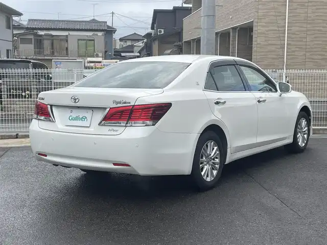 トヨタ クラウン ロイヤル ロイヤルサルーン i－Four 福島県 2013(平25)年 13.7万km ホワイトパールクリスタルシャイン ワンオーナー/純正HDDナビ/CD/DVD/BT/USB/フルセグTV/純正16インチAW(社外AW＋冬タイヤ積込)/クルーズコントロール/クリアランスソナー/ステアリングリモコン/バックカメラ/パワーシート/オートライト/キセノンライト/フォグライト/ビルトインETC/プッシュスタート/ドアバイザー/フロアマット