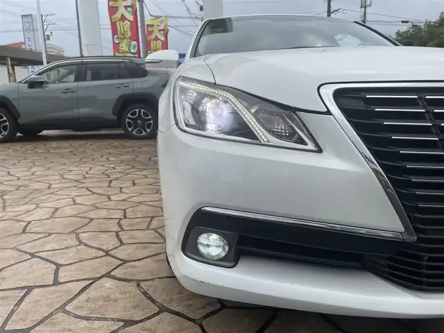 トヨタ クラウン ロイヤル ロイヤルサルーン i－Four 福島県 2013(平25)年 13.7万km ホワイトパールクリスタルシャイン ワンオーナー/純正HDDナビ/CD/DVD/BT/USB/フルセグTV/純正16インチAW(社外AW＋冬タイヤ積込)/クルーズコントロール/クリアランスソナー/ステアリングリモコン/バックカメラ/パワーシート/オートライト/キセノンライト/フォグライト/ビルトインETC/プッシュスタート/ドアバイザー/フロアマット