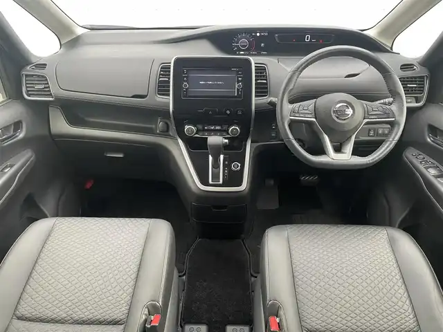 日産 セレナ ハイウェイスターVセレクションⅡ 福岡県 2018(平30)年 2.8万km ダイヤモンドブラック 防水シート車/フリップダウンモニター/アラウンドビューモニター/純正ナビ（ＭＭ３１８Ｄ－Ｗ）/フルセグＴＶ/BT/SD/AM/FM/エマージェンシーブレーキ/両側パワースライドドア/クルーズコントロール/LDW/インテリジェントパーキングアシスト/ＬＥＤオートライト/フォグランプ/純正ＡＷ/ステアリングリモコン/アイドリングストップ/スマートキー/プッシュスタート/ロールサンシェード/シートバックテーブル