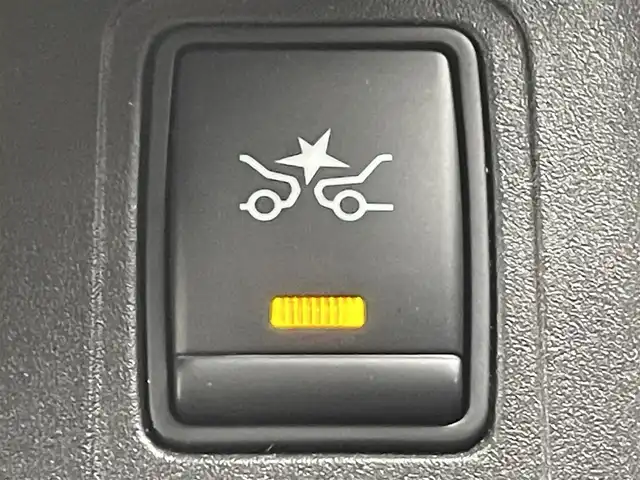 日産 セレナ ハイウェイスターVセレクションⅡ 福岡県 2018(平30)年 2.8万km ダイヤモンドブラック 防水シート車/フリップダウンモニター/アラウンドビューモニター/純正ナビ（ＭＭ３１８Ｄ－Ｗ）/フルセグＴＶ/BT/SD/AM/FM/エマージェンシーブレーキ/両側パワースライドドア/クルーズコントロール/LDW/インテリジェントパーキングアシスト/ＬＥＤオートライト/フォグランプ/純正ＡＷ/ステアリングリモコン/アイドリングストップ/スマートキー/プッシュスタート/ロールサンシェード/シートバックテーブル