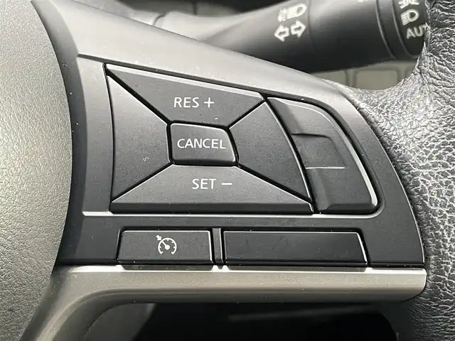 日産 セレナ ハイウェイスターVセレクションⅡ 福岡県 2018(平30)年 2.8万km ダイヤモンドブラック 防水シート車/フリップダウンモニター/アラウンドビューモニター/純正ナビ（ＭＭ３１８Ｄ－Ｗ）/フルセグＴＶ/BT/SD/AM/FM/エマージェンシーブレーキ/両側パワースライドドア/クルーズコントロール/LDW/インテリジェントパーキングアシスト/ＬＥＤオートライト/フォグランプ/純正ＡＷ/ステアリングリモコン/アイドリングストップ/スマートキー/プッシュスタート/ロールサンシェード/シートバックテーブル