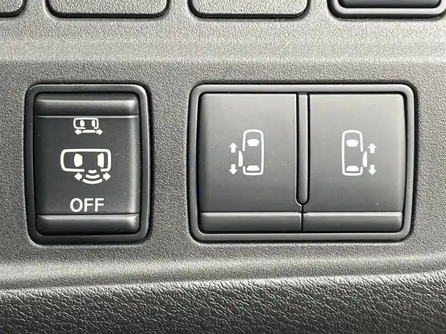 日産 セレナ ハイウェイスターVセレクションⅡ 福岡県 2018(平30)年 2.8万km ダイヤモンドブラック 防水シート車/フリップダウンモニター/アラウンドビューモニター/純正ナビ（ＭＭ３１８Ｄ－Ｗ）/フルセグＴＶ/BT/SD/AM/FM/エマージェンシーブレーキ/両側パワースライドドア/クルーズコントロール/LDW/インテリジェントパーキングアシスト/ＬＥＤオートライト/フォグランプ/純正ＡＷ/ステアリングリモコン/アイドリングストップ/スマートキー/プッシュスタート/ロールサンシェード/シートバックテーブル