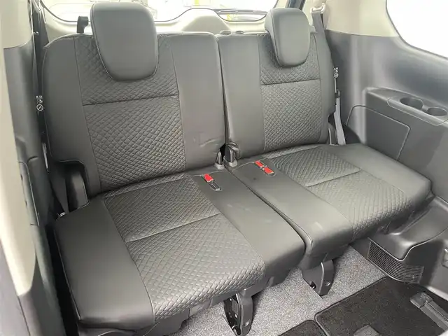 日産 セレナ ハイウェイスターVセレクションⅡ 福岡県 2018(平30)年 2.8万km ダイヤモンドブラック 防水シート車/フリップダウンモニター/アラウンドビューモニター/純正ナビ（ＭＭ３１８Ｄ－Ｗ）/フルセグＴＶ/BT/SD/AM/FM/エマージェンシーブレーキ/両側パワースライドドア/クルーズコントロール/LDW/インテリジェントパーキングアシスト/ＬＥＤオートライト/フォグランプ/純正ＡＷ/ステアリングリモコン/アイドリングストップ/スマートキー/プッシュスタート/ロールサンシェード/シートバックテーブル