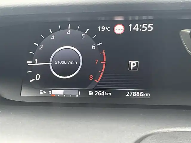 日産 セレナ ハイウェイスターVセレクションⅡ 福岡県 2018(平30)年 2.8万km ダイヤモンドブラック 防水シート車/フリップダウンモニター/アラウンドビューモニター/純正ナビ（ＭＭ３１８Ｄ－Ｗ）/フルセグＴＶ/BT/SD/AM/FM/エマージェンシーブレーキ/両側パワースライドドア/クルーズコントロール/LDW/インテリジェントパーキングアシスト/ＬＥＤオートライト/フォグランプ/純正ＡＷ/ステアリングリモコン/アイドリングストップ/スマートキー/プッシュスタート/ロールサンシェード/シートバックテーブル