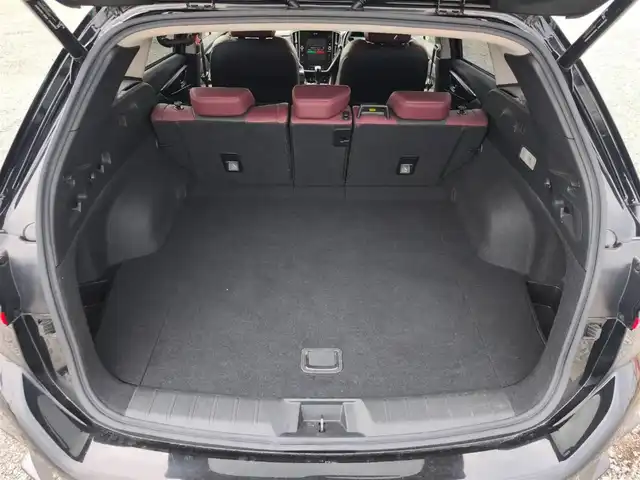 スバル レヴォーグ 1．8STIスポーツ EX 香川県 2021(令3)年 5.6万km クリスタルブラックシリカ 4WD/純正11.6型ナビ/フルセグTV/ハンズフリーパワーバックドア/バックモニター/ビルトインETC/ドライブレコーダー/全車速追従機能付クルーズコントロール/衝突被害軽減ブレーキ/前後AT誤発進抑制/車線逸脱抑制/車線変更アシスト/ドライバー異常時対応システム/デジタルルームミラー/ステアリング連動フルLEDヘッドランプ/LEDフロントフォグランプ/革巻きステアリング/パドルシフト/ツートーン革シート/全席シートヒーター/前席パワーシート/運転席ポジションメモリー機能/STIエアロ(F/S/R)/RSRサスペンション/社外18インチアルミホイール/純正サス・AW車載/スマートキー/プッシュエンジンスタート/禁煙車