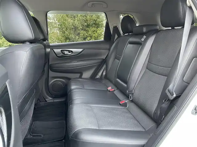 日産 エクストレイル ハイブリッド 20X エマージェンシーブレーキ 岩手県 2015(平27)年 9.8万km ブリリアントホワイトパール 【(株)IDOMが運営する【じしゃロン盛岡店】の自社ローン対象車両になります。こちらは現金ご利用時の価格です。自社ローンご希望の方は別途その旨お申付け下さい。】/衝突軽減システム/カプロンシート/純正ナビ/CD/DVD/フルセグ/Bluetooth/SD/プッシュスタート/スマートキー/LEDヘッドライト/オートライト/フォグライト/革巻きステアリング/バックカメラ/ETC/ドライブレコーダー