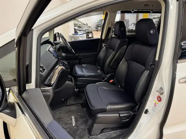 ホンダ オデッセイ アブソルート 20thアニバーサリー 群馬県 2014(平26)年 6.4万km ホワイトオーキッドパール ホンダセンシング/・衝突軽減ブレーキ/・横滑り防止/・オートライト/・クルーズコントロール/純正9インチナビ/・AM/FM/フルセグTV/・CD/DVD/MSV/・Bluetooth/SD/フリップダウンモニター/両側電動スライドドア/バックカメラ/ETC/LEDヘッドライト/フォグランプ/ヒーターミラー/純正フロアマット/純正ドアバイザー/純正18インチアルミホイール/スマートキー/プッシュスタート