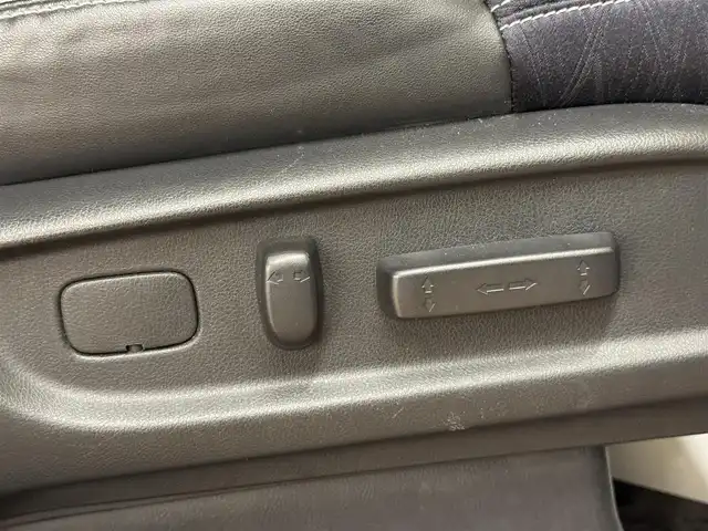 ホンダ オデッセイ アブソルート 20thアニバーサリー 群馬県 2014(平26)年 6.4万km ホワイトオーキッドパール ホンダセンシング/・衝突軽減ブレーキ/・横滑り防止/・オートライト/・クルーズコントロール/純正9インチナビ/・AM/FM/フルセグTV/・CD/DVD/MSV/・Bluetooth/SD/フリップダウンモニター/両側電動スライドドア/バックカメラ/ETC/LEDヘッドライト/フォグランプ/ヒーターミラー/純正フロアマット/純正ドアバイザー/純正18インチアルミホイール/スマートキー/プッシュスタート