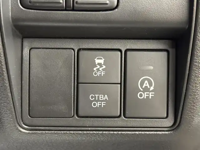 ホンダ オデッセイ アブソルート 20thアニバーサリー 群馬県 2014(平26)年 6.4万km ホワイトオーキッドパール ホンダセンシング/・衝突軽減ブレーキ/・横滑り防止/・オートライト/・クルーズコントロール/純正9インチナビ/・AM/FM/フルセグTV/・CD/DVD/MSV/・Bluetooth/SD/フリップダウンモニター/両側電動スライドドア/バックカメラ/ETC/LEDヘッドライト/フォグランプ/ヒーターミラー/純正フロアマット/純正ドアバイザー/純正18インチアルミホイール/スマートキー/プッシュスタート