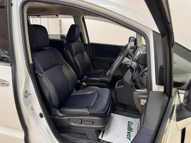 ホンダ オデッセイ アブソルート 20thアニバーサリー 群馬県 2014(平26)年 6.4万km ホワイトオーキッドパール ホンダセンシング/・衝突軽減ブレーキ/・横滑り防止/・オートライト/・クルーズコントロール/純正9インチナビ/・AM/FM/フルセグTV/・CD/DVD/MSV/・Bluetooth/SD/フリップダウンモニター/両側電動スライドドア/バックカメラ/ETC/LEDヘッドライト/フォグランプ/ヒーターミラー/純正フロアマット/純正ドアバイザー/純正18インチアルミホイール/スマートキー/プッシュスタート