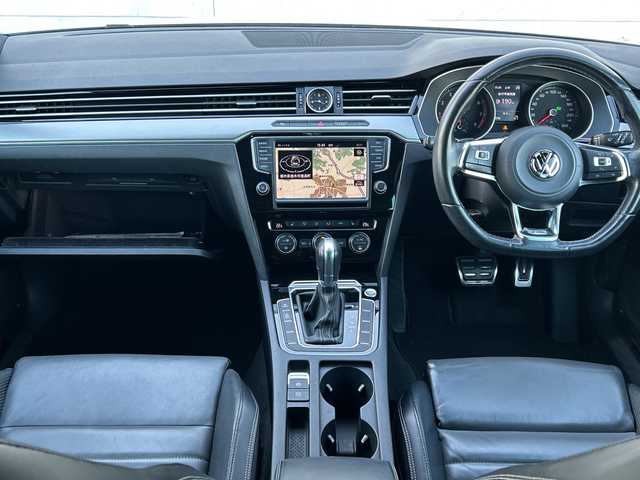 フォルクスワーゲン パサート ヴァリアント TSI Rライン 栃木県 2015(平27)年 8.4万km 白 純正メモリナビ/・Discover Pro/・Bluetooth  CD DVD/・バックカメラ/追従式クルーズコントロール/スペアキー/電動バックドア/レザーシート/シートヒーター/パワーシート/ルーフレール/純正18インチアルミホイール/衝突被害軽減システム/コーナーセンサー/オートライト/LEDヘッドライト/電動パーキング/オートブレーキホールド/取扱説明書/保証書