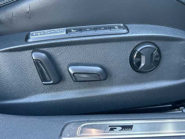 フォルクスワーゲン パサート ヴァリアント TSI Rライン 栃木県 2015(平27)年 8.4万km 白 純正メモリナビ/・Discover Pro/・Bluetooth  CD DVD/・バックカメラ/追従式クルーズコントロール/スペアキー/電動バックドア/レザーシート/シートヒーター/パワーシート/ルーフレール/純正18インチアルミホイール/衝突被害軽減システム/コーナーセンサー/オートライト/LEDヘッドライト/電動パーキング/オートブレーキホールド/取扱説明書/保証書