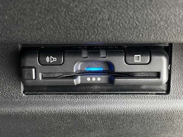 スズキ ジムニー シエラ JC 群馬県 2025(令7)年 0.6万km シフォンアイボリーメタリックブラック2トーンルーフ アルパイン９型ディスプレイオーディオ　バックカメラ　ＥＴＣ　前後ドラレコ　クルーズコントロール　衝突被害軽減ブレーキ　レーンアシスト　ＬＥＤヘッドライト　オートライト　ヒルディセントコントロール　禁煙