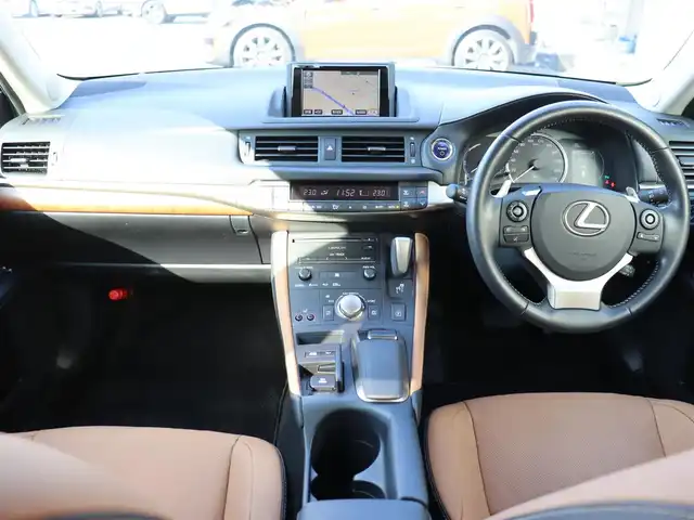 レクサス ＣＴ 200h バージョンL 宮城県 2016(平28)年 0.8万km レッドマイカクリスタルシャイン 純正ナビ/バックカメラ/ワンセグTV/パドルシフト/レザーシート/前席パワーシート/前席シートヒーター/ステアリングヒーター/純正アルミ夏タイヤ17インチ/クルーズコントロール/コーナーセンサー/横滑り防止装置/ETC2.0/社外ドライブレコーダー/プッシュスタート