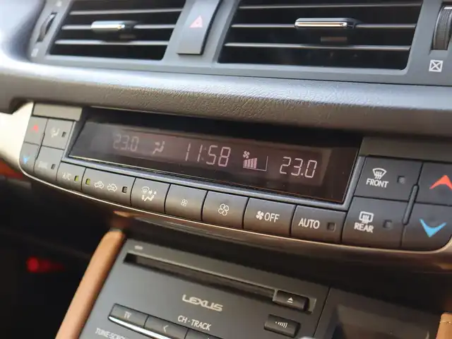 レクサス ＣＴ 200h バージョンL 宮城県 2016(平28)年 0.8万km レッドマイカクリスタルシャイン 純正ナビ/バックカメラ/ワンセグTV/パドルシフト/レザーシート/前席パワーシート/前席シートヒーター/ステアリングヒーター/純正アルミ夏タイヤ17インチ/クルーズコントロール/コーナーセンサー/横滑り防止装置/ETC2.0/社外ドライブレコーダー/プッシュスタート