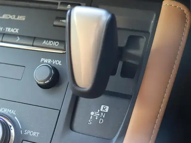 レクサス ＣＴ 200h バージョンL 宮城県 2016(平28)年 0.8万km レッドマイカクリスタルシャイン 純正ナビ/バックカメラ/ワンセグTV/パドルシフト/レザーシート/前席パワーシート/前席シートヒーター/ステアリングヒーター/純正アルミ夏タイヤ17インチ/クルーズコントロール/コーナーセンサー/横滑り防止装置/ETC2.0/社外ドライブレコーダー/プッシュスタート