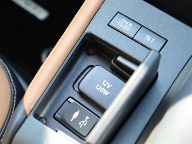 レクサス ＣＴ 200h バージョンL 宮城県 2016(平28)年 0.8万km レッドマイカクリスタルシャイン 純正ナビ/バックカメラ/ワンセグTV/パドルシフト/レザーシート/前席パワーシート/前席シートヒーター/ステアリングヒーター/純正アルミ夏タイヤ17インチ/クルーズコントロール/コーナーセンサー/横滑り防止装置/ETC2.0/社外ドライブレコーダー/プッシュスタート