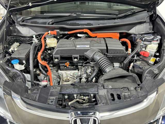 ホンダ オデッセイ ハイブリッド アブソルート・EXホンダセンジング 佐賀県 2018(平30)年 4.1万km プレミアムヴィーナスブラックP 純正9インチナビ/フルセグTV/CD/DVD/Bluetooth/純正11.6インチフリップダウンモニター/後席ヘッドレスト付きモニター/全方位カメラ/衝突被害軽減システム/レーダークルーズコントロール/レーンアシスト/ブラインドスポットモニター/パーキングソナー/先行車発進告知機能/ロードサインアシスト/オートライト/LEDヘッドライト/フォグライト/電子パーキング/ブレーキホールド/ミラー型ドライブレコーダー/ビルトインETC/両側パワースライドドア/運転席・助手席パワーシート/運転席・助手席シートヒーター/レーザーシート/ISOFIX対応シート/AC電源1500W/センターコンソールボックス/純正フロアマット/純正17インチアルミホイール/ダブルエアコン