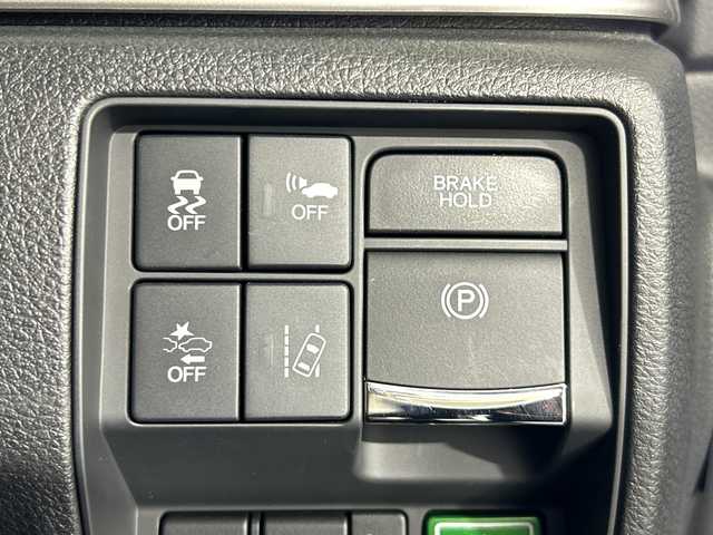 ホンダ オデッセイ ハイブリッド アブソルート・EXホンダセンジング 佐賀県 2018(平30)年 4.1万km プレミアムヴィーナスブラックP 純正9インチナビ/フルセグTV/CD/DVD/Bluetooth/純正11.6インチフリップダウンモニター/後席ヘッドレスト付きモニター/全方位カメラ/衝突被害軽減システム/レーダークルーズコントロール/レーンアシスト/ブラインドスポットモニター/パーキングソナー/先行車発進告知機能/ロードサインアシスト/オートライト/LEDヘッドライト/フォグライト/電子パーキング/ブレーキホールド/ミラー型ドライブレコーダー/ビルトインETC/両側パワースライドドア/運転席・助手席パワーシート/運転席・助手席シートヒーター/レーザーシート/ISOFIX対応シート/AC電源1500W/センターコンソールボックス/純正フロアマット/純正17インチアルミホイール/ダブルエアコン