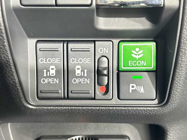 ホンダ オデッセイ ハイブリッド アブソルート・EXホンダセンジング 佐賀県 2018(平30)年 4.1万km プレミアムヴィーナスブラックP 純正9インチナビ/フルセグTV/CD/DVD/Bluetooth/純正11.6インチフリップダウンモニター/後席ヘッドレスト付きモニター/全方位カメラ/衝突被害軽減システム/レーダークルーズコントロール/レーンアシスト/ブラインドスポットモニター/パーキングソナー/先行車発進告知機能/ロードサインアシスト/オートライト/LEDヘッドライト/フォグライト/電子パーキング/ブレーキホールド/ミラー型ドライブレコーダー/ビルトインETC/両側パワースライドドア/運転席・助手席パワーシート/運転席・助手席シートヒーター/レーザーシート/ISOFIX対応シート/AC電源1500W/センターコンソールボックス/純正フロアマット/純正17インチアルミホイール/ダブルエアコン