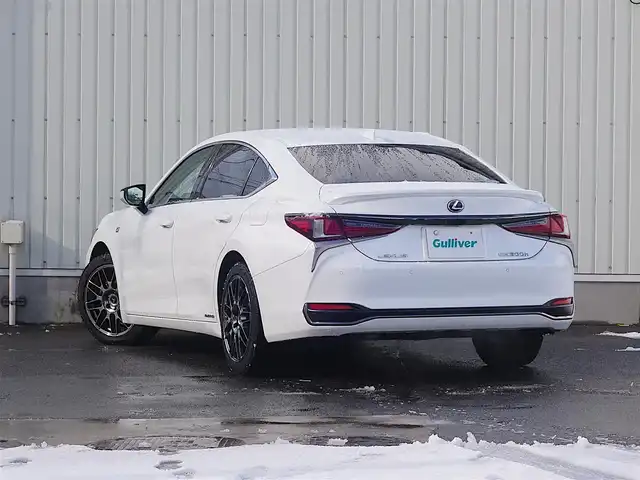 レクサス ＥＳ 300h Fスポーツ 山形県 2019(平31)年 5.9万km ホワイトノーヴァガラスフレーク 4WD/衝突被害軽減システム/サンルーフ/純正メモリナビ/　　【CD DVD BT フルセグ USB AUX】/レーダークルーズコントロール/LEDオートライト/レザーシート/シートヒーター/エアシート/パワーシート/純正18インチアルミホイール/コーナーセンサー/ステアリングヒーター/ステアリングスイッチ/パドルシフト/電動格納ウィンカーミラー/スマートキー/カードキー/ETC2.0