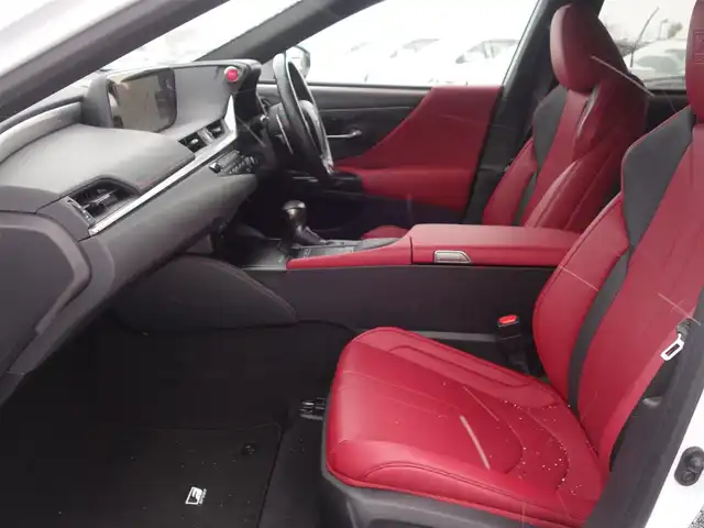レクサス ＥＳ 300h Fスポーツ 山形県 2019(平31)年 5.9万km ホワイトノーヴァガラスフレーク 4WD/衝突被害軽減システム/サンルーフ/純正メモリナビ/　　【CD DVD BT フルセグ USB AUX】/レーダークルーズコントロール/LEDオートライト/レザーシート/シートヒーター/エアシート/パワーシート/純正18インチアルミホイール/コーナーセンサー/ステアリングヒーター/ステアリングスイッチ/パドルシフト/電動格納ウィンカーミラー/スマートキー/カードキー/ETC2.0