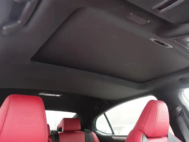 レクサス ＥＳ 300h Fスポーツ 山形県 2019(平31)年 5.9万km ホワイトノーヴァガラスフレーク 4WD/衝突被害軽減システム/サンルーフ/純正メモリナビ/　　【CD DVD BT フルセグ USB AUX】/レーダークルーズコントロール/LEDオートライト/レザーシート/シートヒーター/エアシート/パワーシート/純正18インチアルミホイール/コーナーセンサー/ステアリングヒーター/ステアリングスイッチ/パドルシフト/電動格納ウィンカーミラー/スマートキー/カードキー/ETC2.0