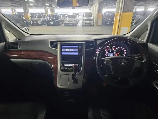 トヨタ アルファード 240S プライムセレクションⅡ 宮崎県 2011(平23)年 8.8万km ホワイトパールクリスタルシャイン 純正ナビ/フルセグTV/純正9型後席ディスプレイ/両側パワースライドドア/バックカメラ/ビルトインETC/クリアランスソナー/バックソナー/HIDヘッドランプ/オートライト/フロントフォグランプ/デュアルオートエアコン/アルカンターラシート/レザー調シートカバー付/2列目キャプテンシート/2列目オットマン/純正18インチアルミホイール/スマートキー/プッシュエンジンスタート/禁煙車