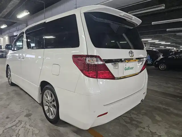 トヨタ アルファード 240S プライムセレクションⅡ 宮崎県 2011(平23)年 8.8万km ホワイトパールクリスタルシャイン 純正ナビ/フルセグTV/純正9型後席ディスプレイ/両側パワースライドドア/バックカメラ/ビルトインETC/クリアランスソナー/バックソナー/HIDヘッドランプ/オートライト/フロントフォグランプ/デュアルオートエアコン/アルカンターラシート/レザー調シートカバー付/2列目キャプテンシート/2列目オットマン/純正18インチアルミホイール/スマートキー/プッシュエンジンスタート/禁煙車