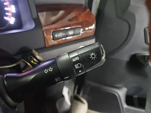 トヨタ アルファード 240S プライムセレクションⅡ 宮崎県 2011(平23)年 8.8万km ホワイトパールクリスタルシャイン 純正ナビ/フルセグTV/純正9型後席ディスプレイ/両側パワースライドドア/バックカメラ/ビルトインETC/クリアランスソナー/バックソナー/HIDヘッドランプ/オートライト/フロントフォグランプ/デュアルオートエアコン/アルカンターラシート/レザー調シートカバー付/2列目キャプテンシート/2列目オットマン/純正18インチアルミホイール/スマートキー/プッシュエンジンスタート/禁煙車