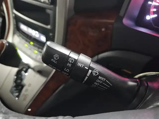 トヨタ アルファード 240S プライムセレクションⅡ 宮崎県 2011(平23)年 8.8万km ホワイトパールクリスタルシャイン 純正ナビ/フルセグTV/純正9型後席ディスプレイ/両側パワースライドドア/バックカメラ/ビルトインETC/クリアランスソナー/バックソナー/HIDヘッドランプ/オートライト/フロントフォグランプ/デュアルオートエアコン/アルカンターラシート/レザー調シートカバー付/2列目キャプテンシート/2列目オットマン/純正18インチアルミホイール/スマートキー/プッシュエンジンスタート/禁煙車