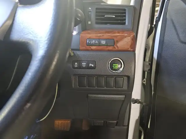 トヨタ アルファード 240S プライムセレクションⅡ 宮崎県 2011(平23)年 8.8万km ホワイトパールクリスタルシャイン 純正ナビ/フルセグTV/純正9型後席ディスプレイ/両側パワースライドドア/バックカメラ/ビルトインETC/クリアランスソナー/バックソナー/HIDヘッドランプ/オートライト/フロントフォグランプ/デュアルオートエアコン/アルカンターラシート/レザー調シートカバー付/2列目キャプテンシート/2列目オットマン/純正18インチアルミホイール/スマートキー/プッシュエンジンスタート/禁煙車