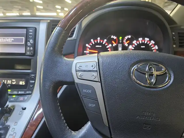 トヨタ アルファード 240S プライムセレクションⅡ 宮崎県 2011(平23)年 8.8万km ホワイトパールクリスタルシャイン 純正ナビ/フルセグTV/純正9型後席ディスプレイ/両側パワースライドドア/バックカメラ/ビルトインETC/クリアランスソナー/バックソナー/HIDヘッドランプ/オートライト/フロントフォグランプ/デュアルオートエアコン/アルカンターラシート/レザー調シートカバー付/2列目キャプテンシート/2列目オットマン/純正18インチアルミホイール/スマートキー/プッシュエンジンスタート/禁煙車