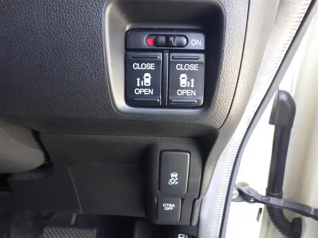 ホンダ Ｎ ＢＯＸ カスタム G Aパッケージ 千葉県 2014(平26)年 4.9万km プレミアムホワイトパール CCTBA（シティブレーキアクティブシステム）　　/両側パワースライドドア/純正メモリーナビ/【CD再生機能】/バックカメラ/ETC/HIDヘッドライト/フォグライト/ウインカーミラー/純正14インチアルミホイル/サイド/カーテンエアバッグ/スマートキー