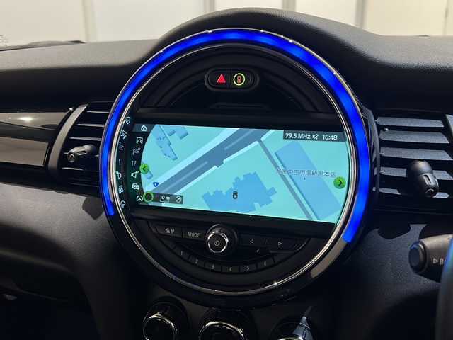 ＭＩＮＩ ミニ クーパー バーガンディーED 新潟県 2019(平31)年 2.1万km ピュアバーガンディー Burgundy Edition専用センター・ディスプレイ・リング/Burgundy Edition オリジナル・バッジ/純正16インチアルミホイール/LEDヘッドライト/LEDフォグランプ/ストレージ・コンパートメントパッケージ/パーキングアシストパッケージ/ライトパッケージ/コンフォートアクセス/リアビューカメラ/アクティブクルーズコントロール/MINIナビゲーションシステム/・Bluetooth/AUX/USB/ラジオ/ドライビングアシスト/マルチファンクションスイッチ/アイドリングストップ