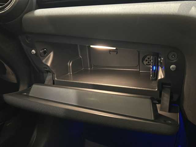 ＭＩＮＩ ミニ クーパー バーガンディーED 新潟県 2019(平31)年 2.1万km ピュアバーガンディー Burgundy Edition専用センター・ディスプレイ・リング/Burgundy Edition オリジナル・バッジ/純正16インチアルミホイール/LEDヘッドライト/LEDフォグランプ/ストレージ・コンパートメントパッケージ/パーキングアシストパッケージ/ライトパッケージ/コンフォートアクセス/リアビューカメラ/アクティブクルーズコントロール/MINIナビゲーションシステム/・Bluetooth/AUX/USB/ラジオ/ドライビングアシスト/マルチファンクションスイッチ/アイドリングストップ